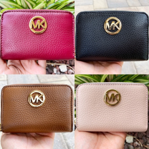 Michael Kors Handbags - Gaby’sBags👜💕- Michael Kors Coin Card Holder